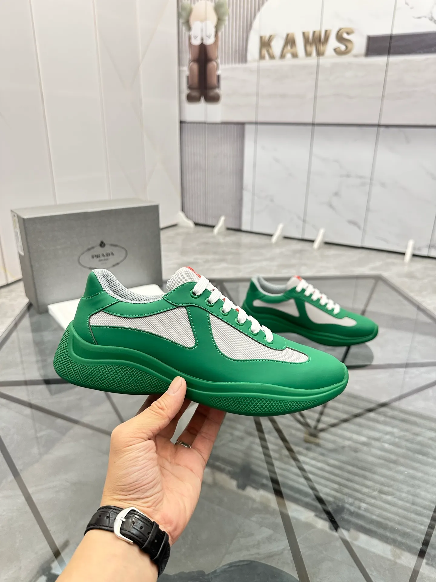 Men's shoes: 💰P360¥ Product trademark: Prada *"Prada*" low-top casual shoes Regular size: 35-47 (can be customized to 48) couple style Product materials: imported silk leather upper, breathable lining, original outsole. Number: 943